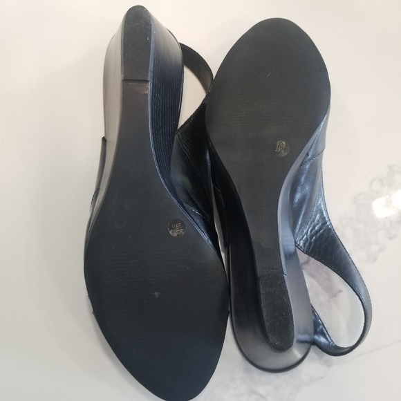 BCBGirls strappy back shoes. Size 9.5 - Picture 4 of 5